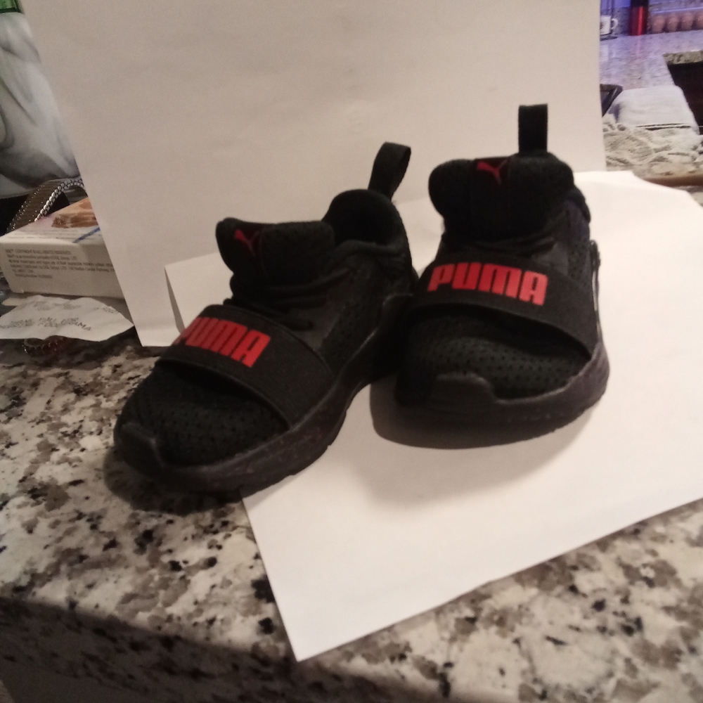 Shoes - Picture 3 of 4